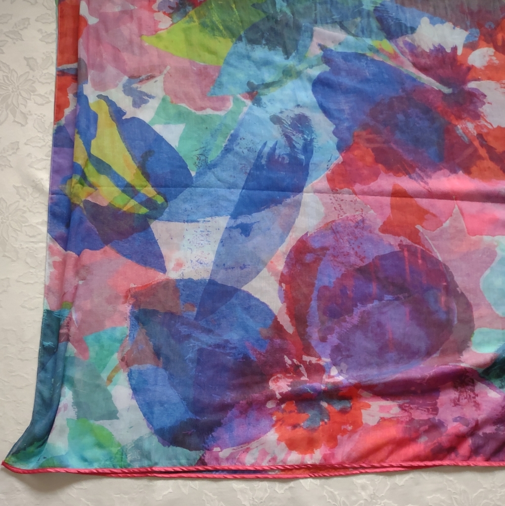 New 🎀 Echo multi color floral wide wrap scarf sarong